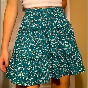 Adorable Floral green skirt!